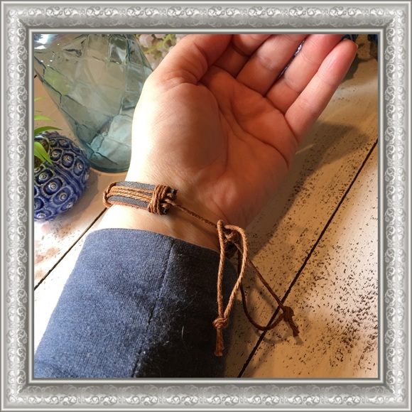 I Love Jesus Bracelet  Tan - Picture 6 of 7